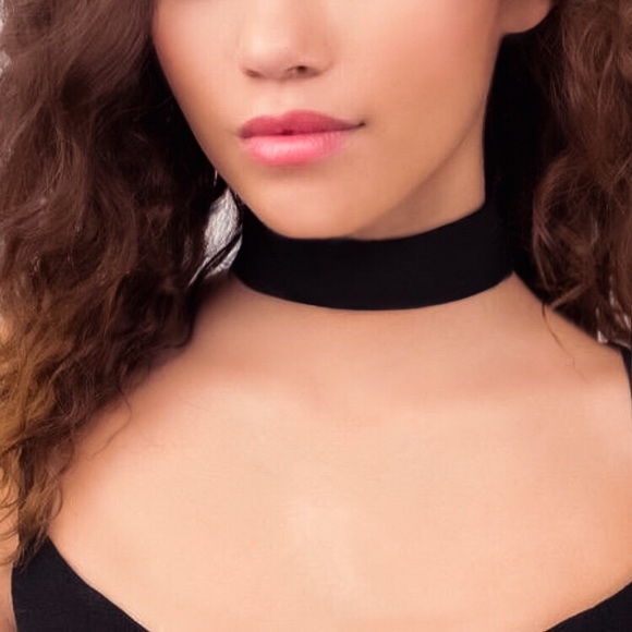 ⚜️[𝟯/$𝟮𝟴]⚜️NEW Thick Black Velvet Simple Choker - Picture 10 of 13